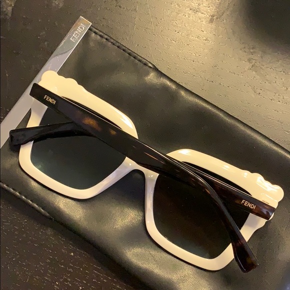 FENDI studded sunglasses - Picture 2 of 3